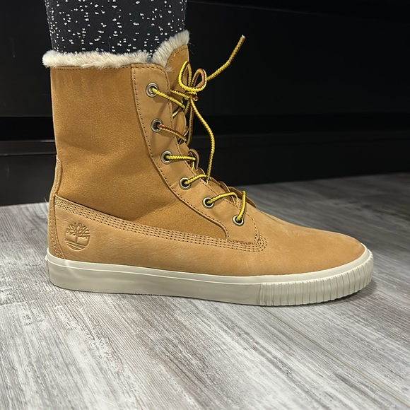 Timberland Fur Lined - Picture 2 of 6